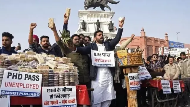 बेरोजगारीविरोधातला मोर्चा