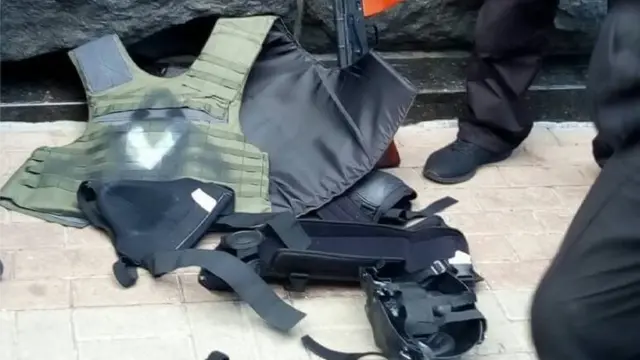 Поліція затримала чоловіка зі зброєю