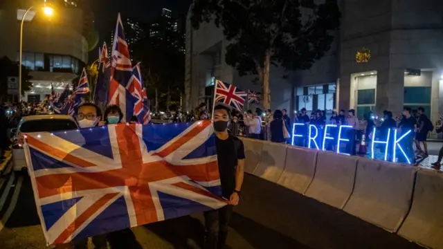 일부 홍콩인들은 지난 2019년 민주화 시위 때 영국 국기를 들기도 했다