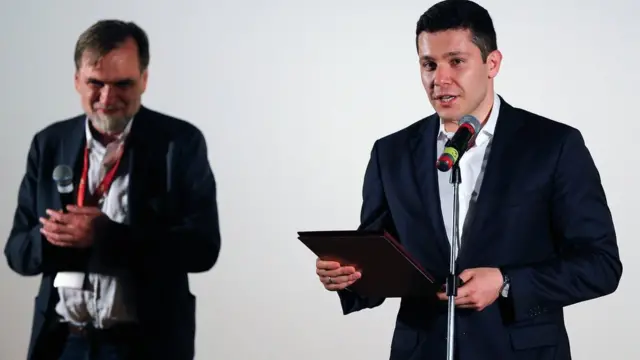 В августе кандидат в губернаторы Алиханов открывал фестиваль короткометражного кино "Короче"