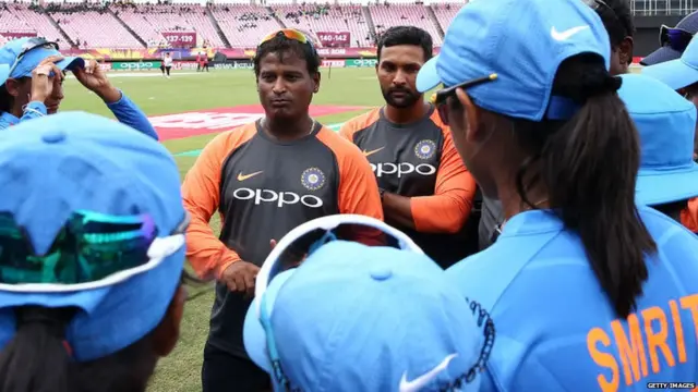 ਰਮੇਸ਼ ਪੋਵਾਰ ਦਾ ਕਰਾਰ ਭਾਰਤੀ ਮਹਿਲਾ ਕ੍ਰਿਕਟ ਟੀਮ ਨਾਲ 30 ਨਵੰਬਰ ਨੂੰ ਖ਼ਤਮ ਹੋ ਰਿਹਾ ਹੈ