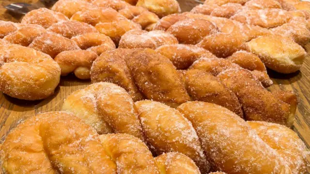 Закрученные сдобные пончики