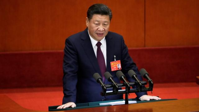Си выступает с речью перед делегатами 19-го Национального конгресса Компартии Китая в самом начале недельной сесии, 18 октября 2017 года, Дом народных собраний в Пекине.