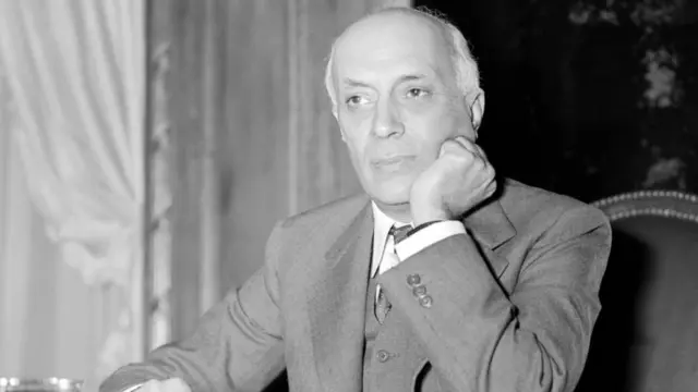 पंडीत नेहरू