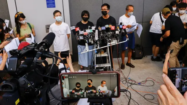 支联会常委之后在限期当天向警方提交公开信，重申不会提交资料。