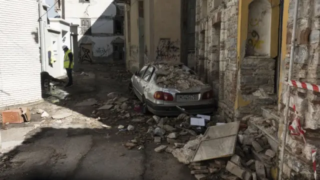 Землетрус у Туреччині та Греції: кількість жертв зросла до 27. Постраждалих - сотні