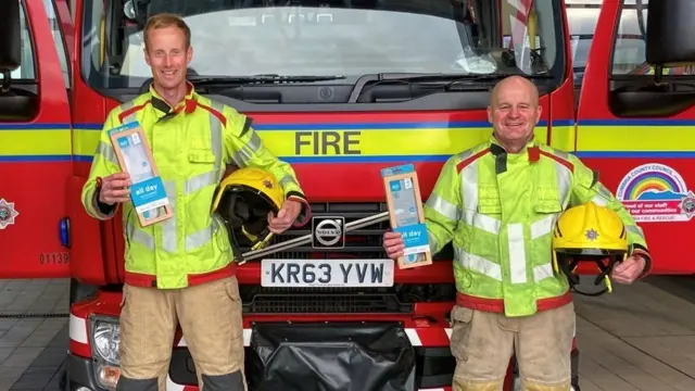 ريكي لايتفوت رجل إطفاء