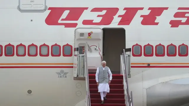 பிரதமர் நரேந்திர மோதியின் கடந்த 5 ஆண்டுகால வெளிநாட்டு பயணச் செலவு இதுதான்