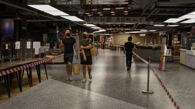 สธ. เตรียมเสนอ ศบค. ผ่อนคลายให้ร้านอาหารห้างเปิดจำหน่ายออนไลน์ได้