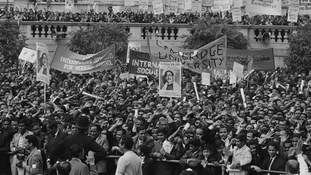 लंदन में विरोध प्रदर्शन