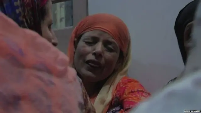 शुजात बुखारी यांचा शोकमग्न परिवार