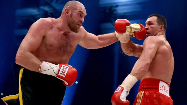 فیوری (چپ) در مقابل کلیچکو