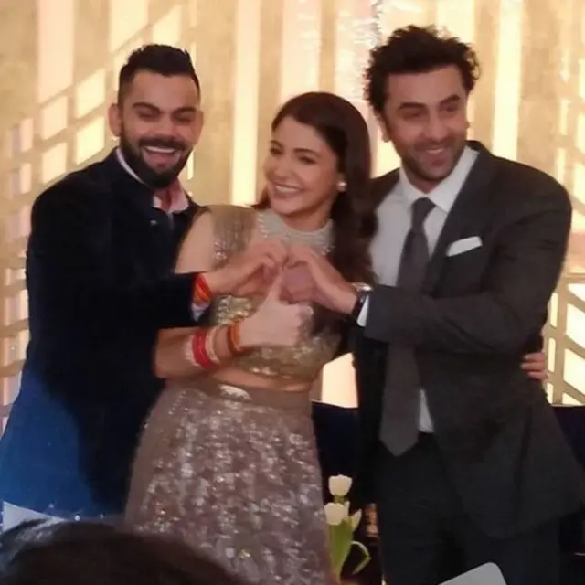 رنبیر کپور انوشکا اور وراٹ کے ساتھ