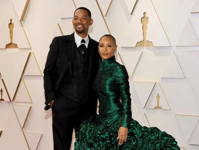 Will Smith y Jada Smith en la alfombra roja de los oscar