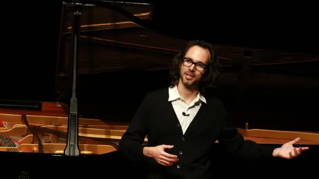 英國鋼琴演奏師羅茲(James Rhodes)