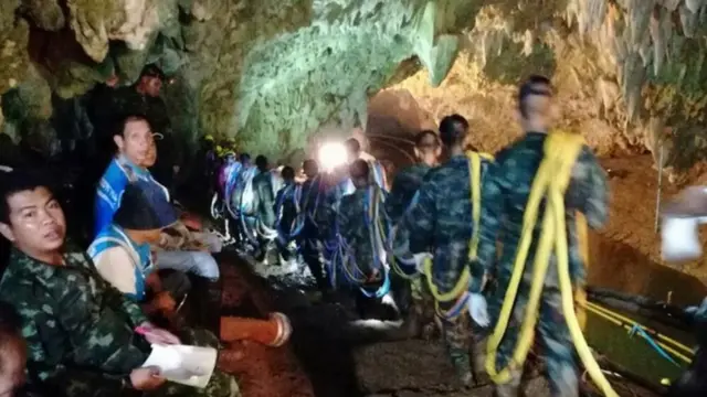 थाईलैंड, गुफ़ा में फंसे बच्चे