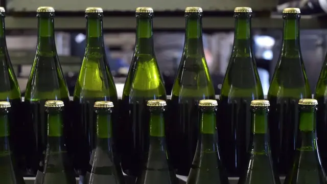 মদের বোতল