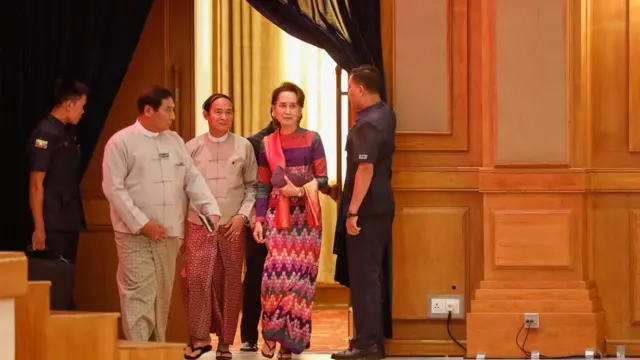 ဒေါ်အောင်ဆန်းစုကြည်
