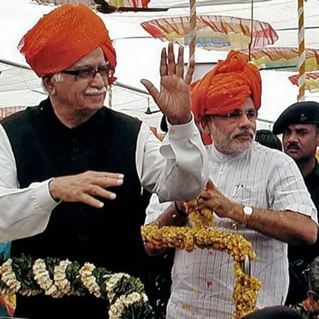 2007ஆம் ஆண்டில் கட்சி நிகழ்ச்சி ஒன்றில் கலந்துக் கொண்ட புகைப்படம்