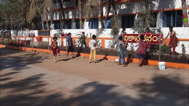 గ్రామ దీప్ సభ్యుల కృషి