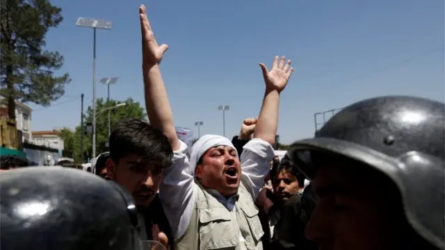 د کابل لاريون