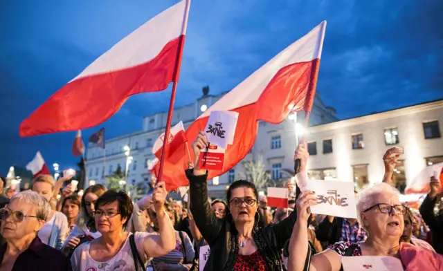 Protesta en contra de las reformas judiciales en Polonia.