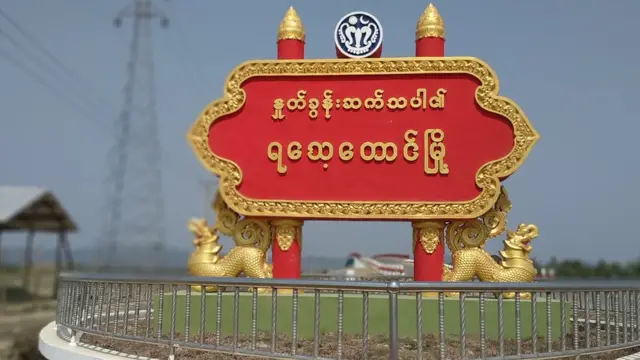 ဘူးသီးတောင်နဲ့ရသေ့တောင်ကြားက ရွာဆယ်ရွာကျော်ကို ဒေသခံတွေစွန့်ခွာသွားကြပါပြီ