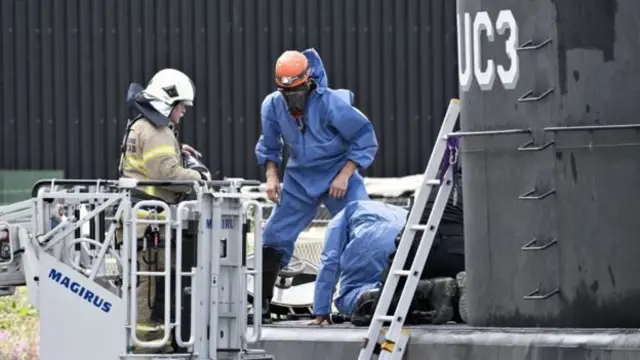 Поліція перевіряє субмарину