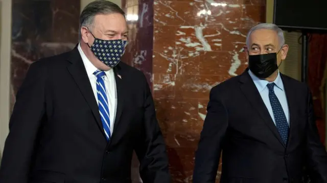 अमेरिकी विदेश मंत्री माइक पॉम्पियो के साथ इसराइल के प्रधानमंत्री बिन्यामिन नेतन्याहू (फ़ाइल फ़ोटो)