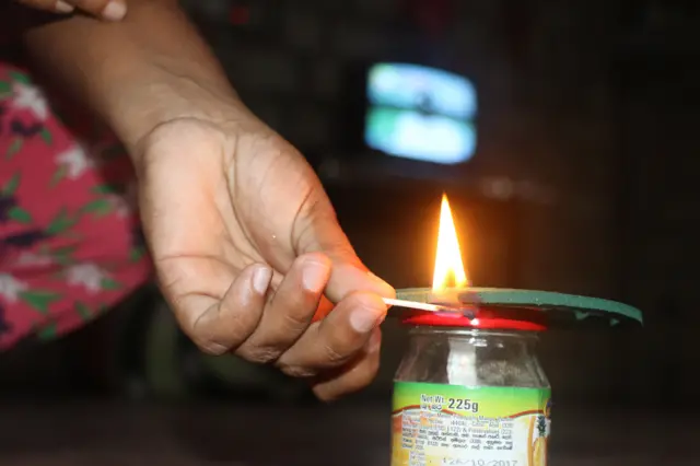 "මදුරු දඟර දැල්වීම ද ගෘහස්ථ වායු දුෂණයට බලපානවා,"