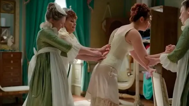 مجموعهٔ تلویزیونی بریجرتون باعث شد کرست دوباره محبوبیت پیدا کند