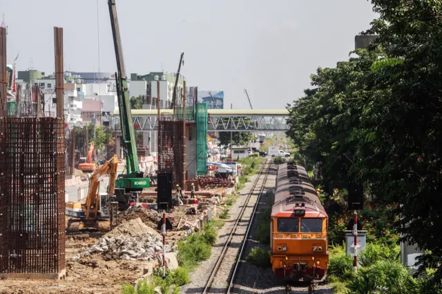 แนวส่วนต่อขยายรถไฟฟ้าสายสีแดง