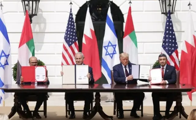 عادی سازی روابط