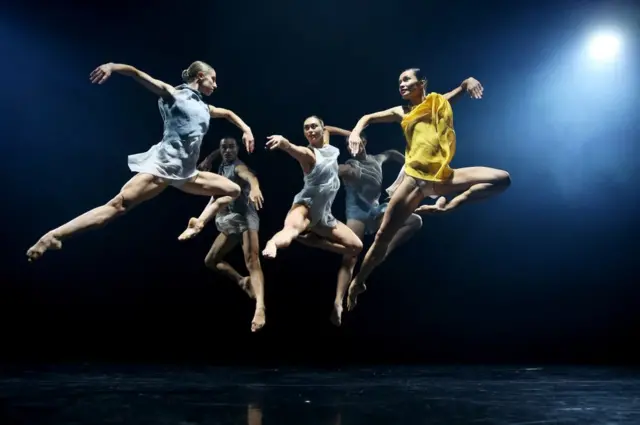играчи Sydney Dance Company