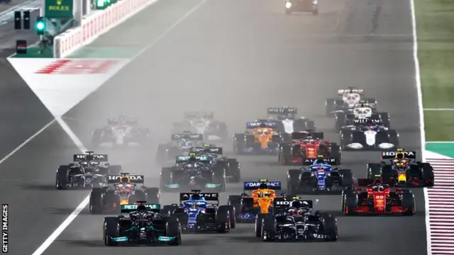 Lewis Hamilton closes on Max Verstappen in title with Qatar