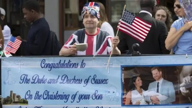 Прихильники королівської родини біля Віндзорського замку