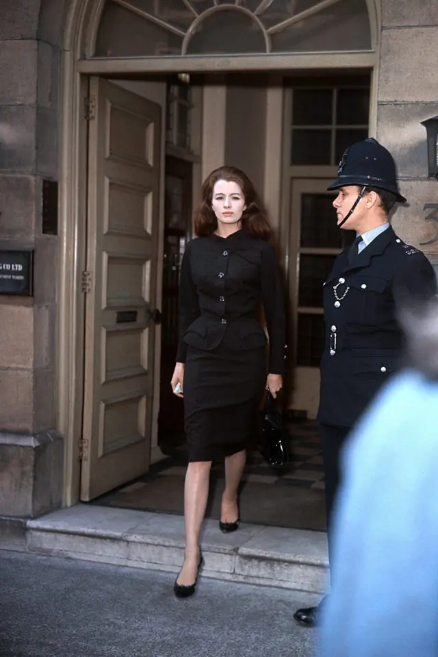 खोटी साक्ष दिल्याबद्दल क्रिस्टीन कीलरला नऊ महिन्यांची शिक्षा सुनावण्यात आली होती