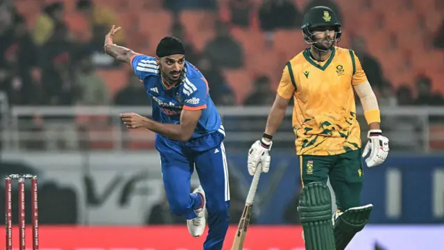 अर्शदीप सिंह ने एक ही ओवर में सात वाइड गेंदें फेंकी