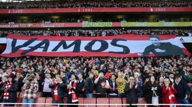 آرسنال با هدایت آرتتا با پیروزی هفته آخر مقابل وولوز، این تیم توانست پس از قهرمانی بدون شکست در فصل ۴-۲۰۰۳ بیشترین امتیاز را در مسابقات لیگ برتر کسب کند