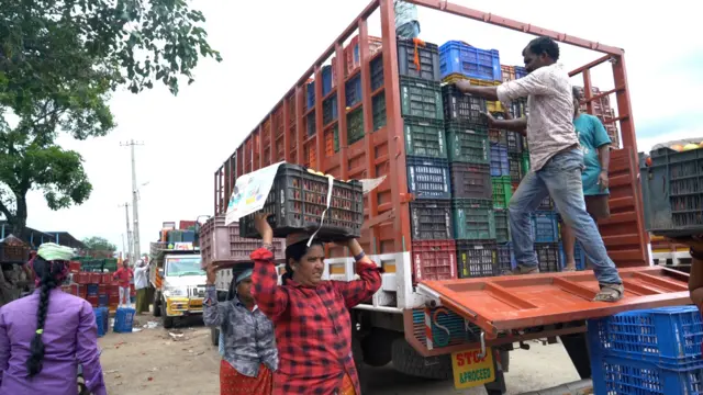 మార్కెట్లో టమాటా