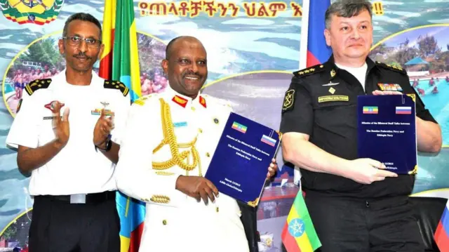 ስምምዕ ዝፈረሙ ኣዘዝቲ ሓይሊ ባሕሪ ኢትዮጵያን ሩስያን