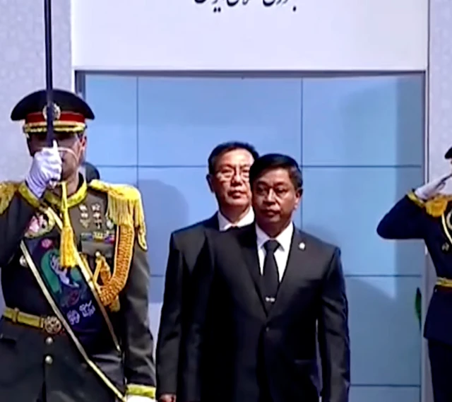 ခါမေနီဈာပနပွဲမှာတွေ့ရတဲ့ နေပြည်တော်က အမျိုးသားလုံခြုံရေးအကြံပေးပုဂ္ဂိုလ် ဗိုလ်ချုပ်ကြီးဟောင်း ဦးတင်အောင်စန်း 