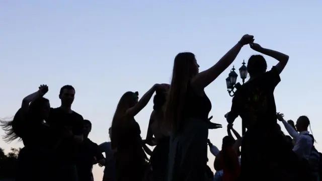 Молодь танцює на Володимирській гірці, 2023 рік