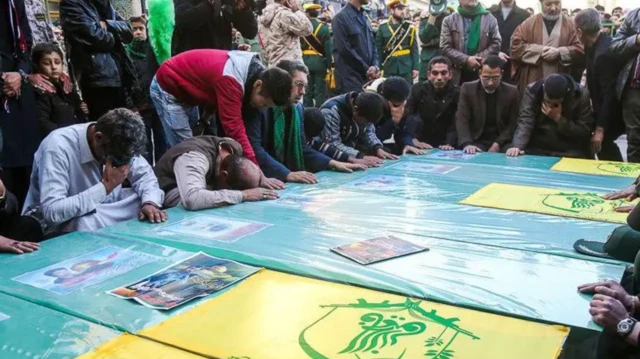 تصویری از مراسم کشته‌شدگان فاطمیون.