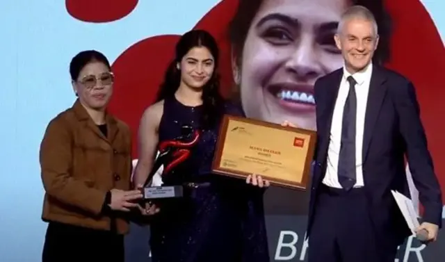 منوبھاکر کو سنہ 2024 میں بی بی سی میں سپورٹس وومن آف دی ايیر منتخب کیا گیا تھا