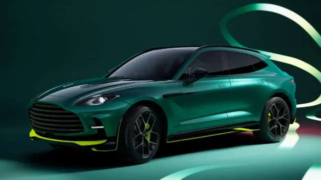 آستون مارتین DBX 707 اولین مدلی است که به سیستم عامل جدید اپل مجهز شده است