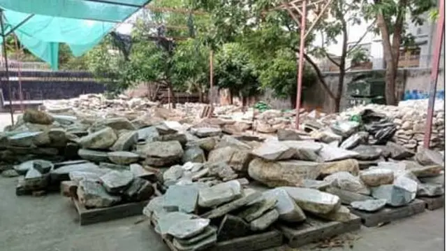 သိမ်းဆည်းလိုက်တဲ့ ကျောက်စိမ်းဖြတ်သားများ