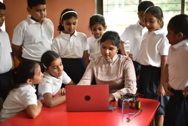 இளைஞர்கள், தன்னார்வலர்கள், மத்திய அரசு, கௌரவ ஊதியம் 