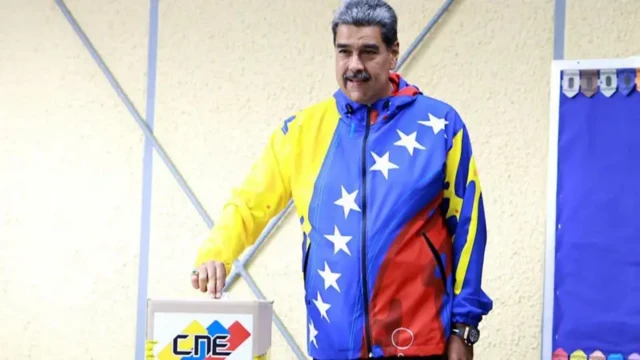 Nicolás Maduro votando na Venezuela
