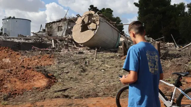 Mucaa saayikiiliidhaan gamoo diigame bira dhaabbatee jiru